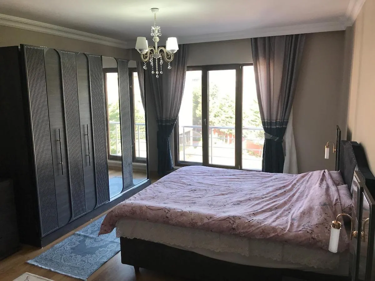 Wide Family House Apartment Istanbul